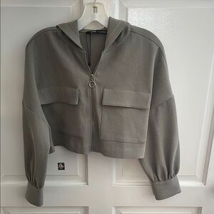 NWOT Zara Ribbed Cropped Bomber Jacket with Modern Boxy Silhouette